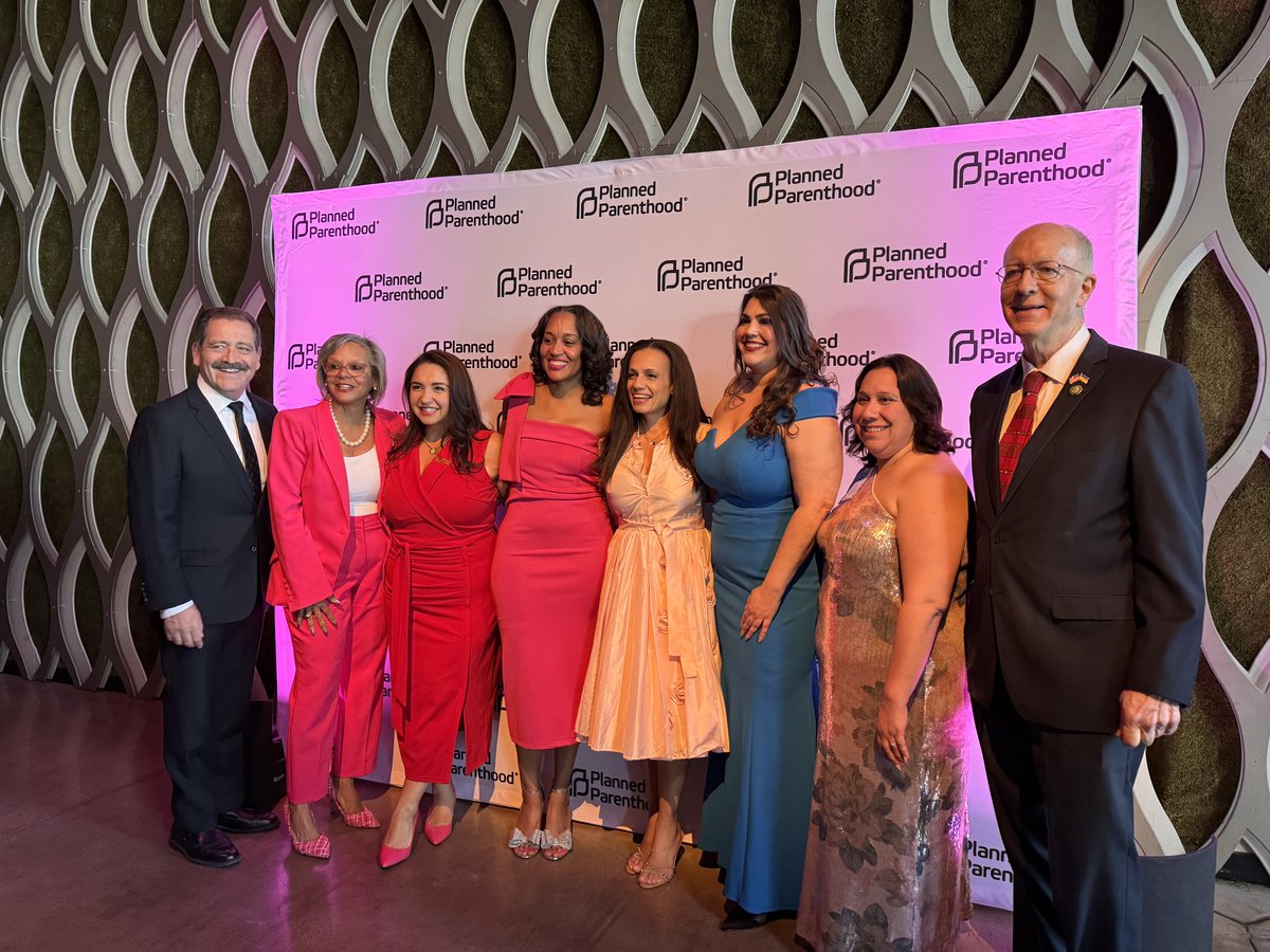It was great to join Planned Parenthood of Illinois last week for their Annual Celebration! 

Always proud to stand with them in the fight for reproductive rights nationwide.