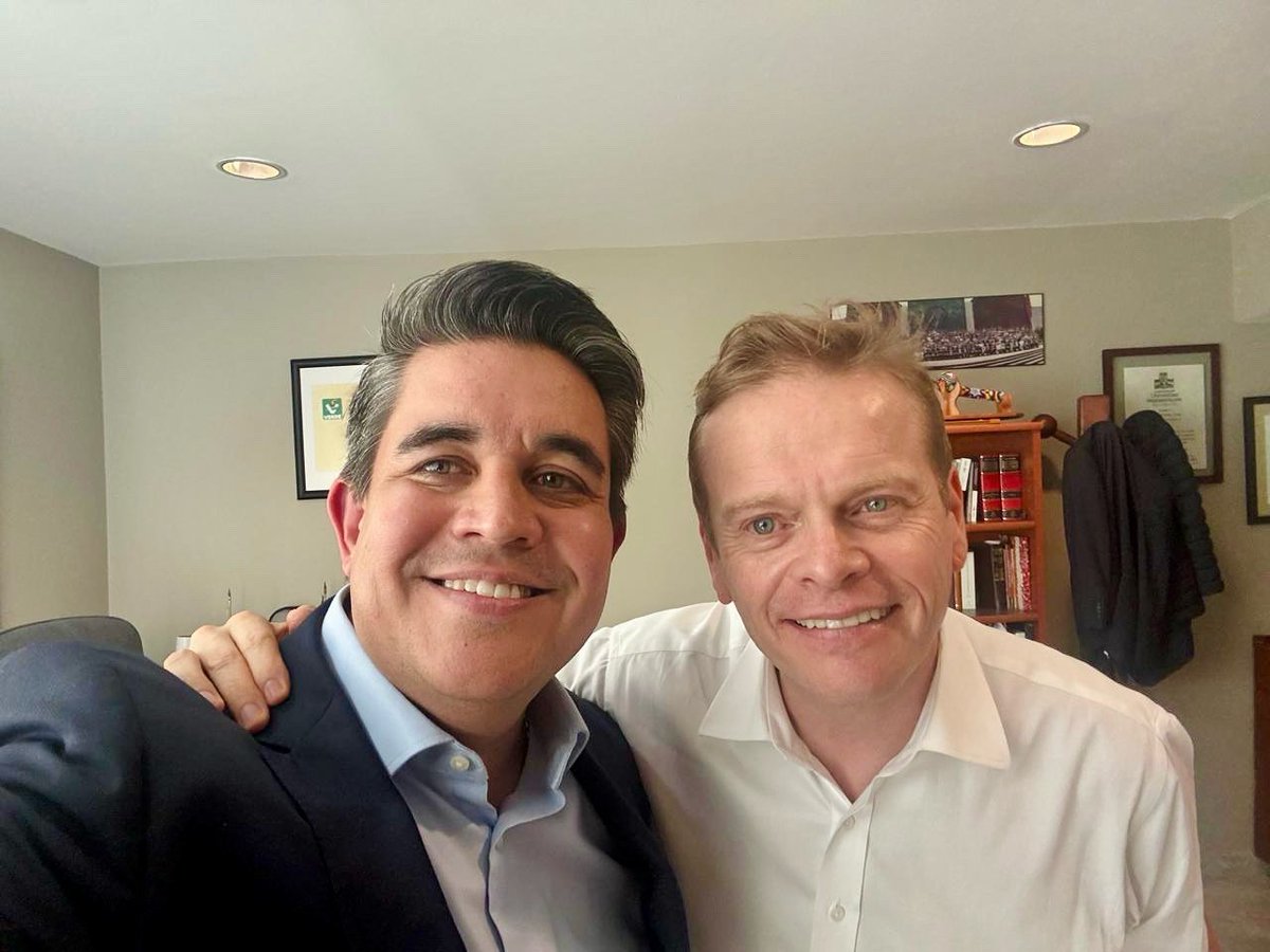 Ricardo Madrid (@ricardomadridp) on Twitter photo ¡Acá andamos en reunión en el CEN del #Verde con mi gran amigo <a href="/ArturoEsc/">Arturo Escobar</a>! 😎
Aquí seguimos sumando y trabajando con muchas ganas de seguir construyendo juntos 💪✅.
Muy pronto lo tendremos por Sinaloa saludando a toda la Familia Verde 👏🟢. ¡Acá andamos en reunión en el CEN del #Verde con mi gran amigo <a href="/ArturoEsc/">Arturo Escobar</a>! 😎
Aquí seguimos sumando y trabajando con muchas ganas de seguir construyendo juntos 💪✅.
Muy pronto lo tendremos por Sinaloa saludando a toda la Familia Verde 👏🟢.