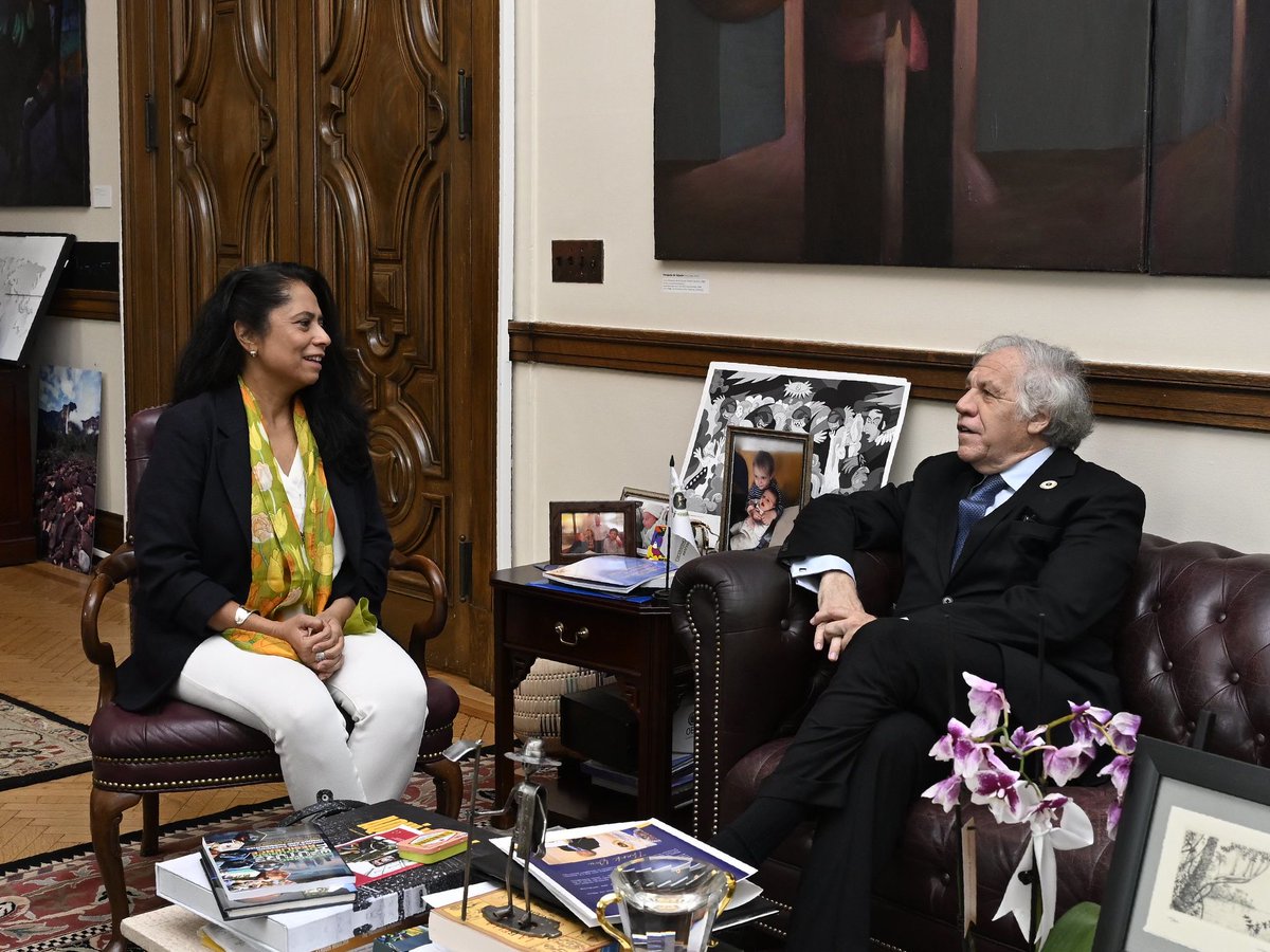 Luis Almagro (@almagro_oea2015) on Twitter photo Hoy conversé con Katya Salazar, Directora Ejecutiva de la Fundación para el Debido Proceso <a href="/DPLF_info/">Due Process of Law Foundation</a>, sobre la situación de los derechos humanos en la región. Analizamos los desafíos actuales y las oportunidades de fortalecer los mecanismos de protección del sistema Hoy conversé con Katya Salazar, Directora Ejecutiva de la Fundación para el Debido Proceso <a href="/DPLF_info/">Due Process of Law Foundation</a>, sobre la situación de los derechos humanos en la región. Analizamos los desafíos actuales y las oportunidades de fortalecer los mecanismos de protección del sistema