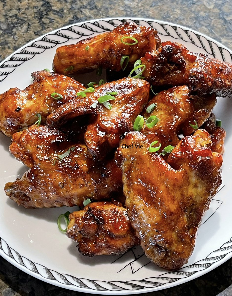 ‼️Attention TeamFulo Family‼️

We need at least 100 likes and 50 comments on this post for us to share the Sticky Chicken  Wings recipe by our Chef de Cuisine <a href="/Vie_matongo/">Chef Vie 💙 🇿🇼 🇰🇪 🇰🇷 🇯🇴 🇿🇦</a>.

As for Tomorrow  remember the 
Tilapia Recipe Dropping

#FishyFridaysloading 

Stay tuned🥘