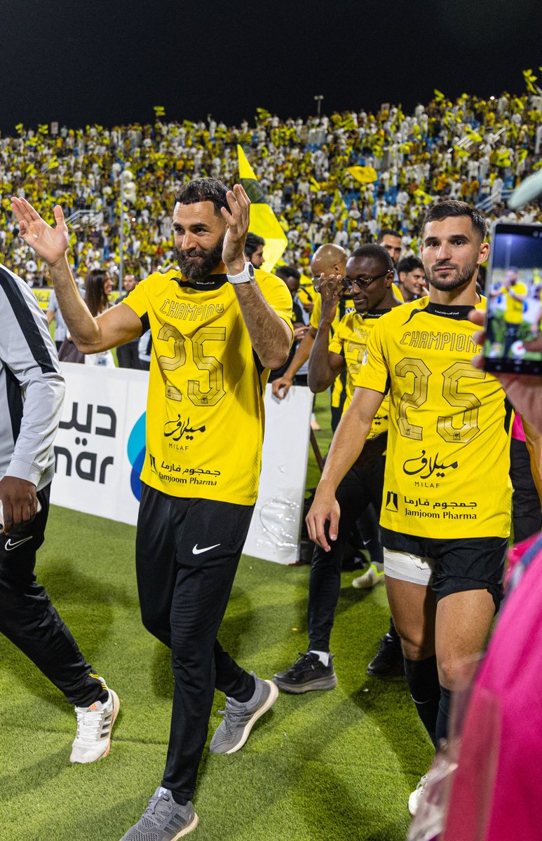 StatsSPL's tweet photo. لأول مرة في تاريخ #دوري_روشن_السعودي، يحسم الاتحاد اللقب قبل جولتين من الختام 🏆🔚 https://t.co/oovpakQRb0