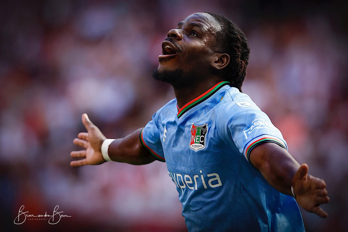 Pereirapid024's tweet image. 0-2 ‘67 B. Pereira #ajaNEC