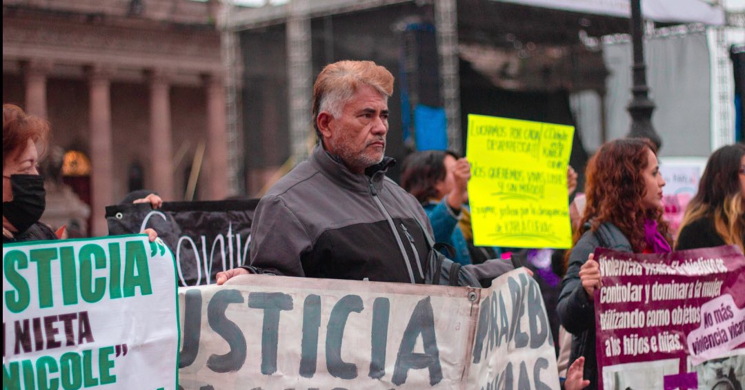 Detective tweet media