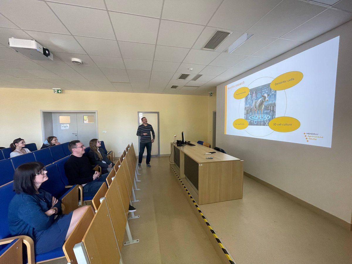 AnimImmunBiotec's tweet photo. Erasmus+ mobility at West Pomeranian University of Technology in Szczecin, Faculty of Biotechnology and Animal Husbandry, Department of Physiology, Cytobiology and Proteomics.
Lecture: 3D cell culture.
#Erasmus #3D #cellculture #nanofiber #organ-on-a-chip
@EUErasmusPlus https://t.co/tFcYusmdFJ