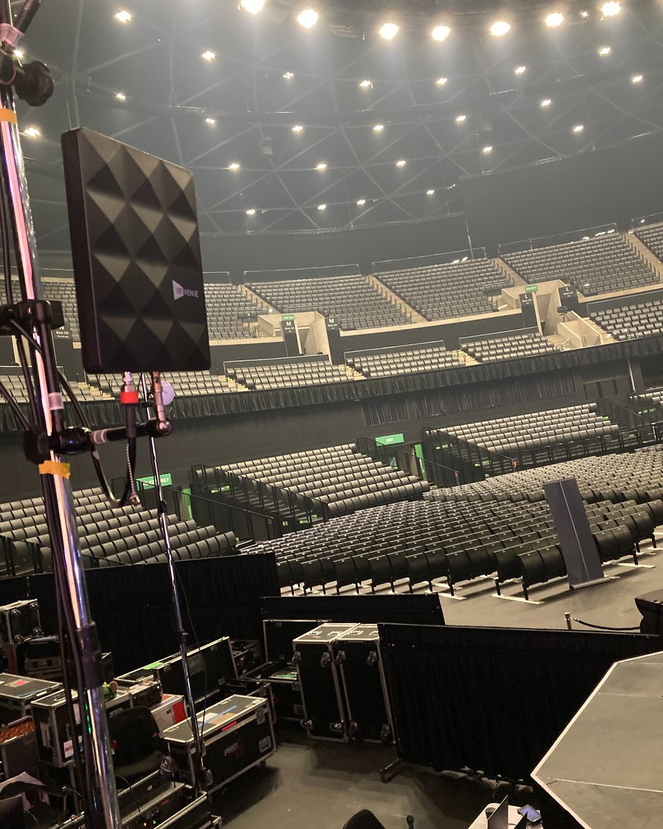 🎸 Sick of wireless dropouts on stage?

The CP Stage antenna gives you:
✅ Stronger signal (circular polarization)
✅ Tour-tough durability
✅ A price your rig can handle

🎤 Ditch the paddle. Go pro.
🔗 hubs.li/Q03mRFxG0
#LiveSound #WirelessAudio #CPStage #TourLife