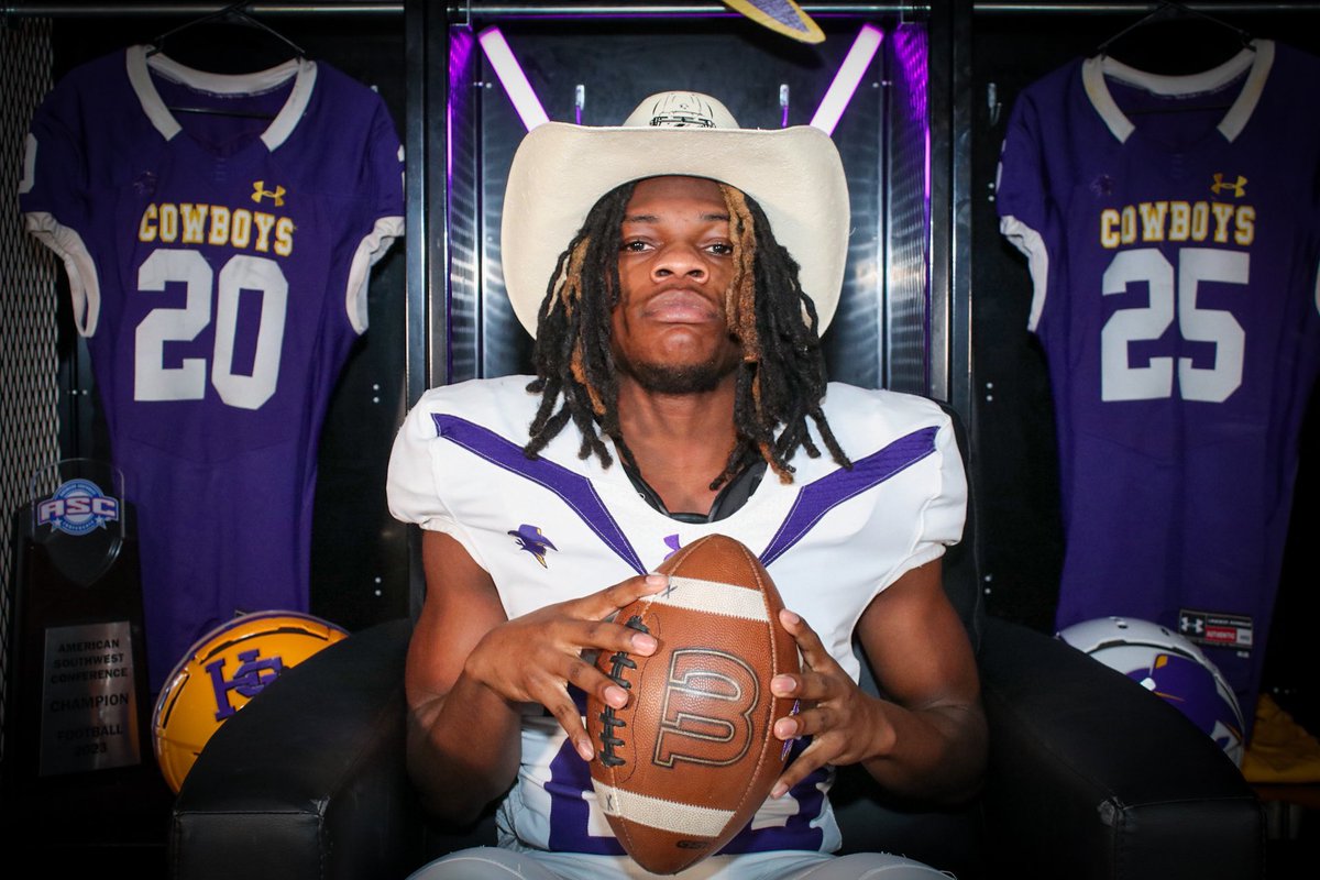 JayHall (@jayhall_14) on Twitter photo I am proud to announce im committed to Hardin Simmons University #hooyah #gocowboys
<a href="/SedberryJr/">Sedberry Jr</a> <a href="/CoachGGlynn/">Coach Glynn</a> <a href="/DawonyaTucker10/">Tuck</a> I am proud to announce im committed to Hardin Simmons University #hooyah #gocowboys
<a href="/SedberryJr/">Sedberry Jr</a> <a href="/CoachGGlynn/">Coach Glynn</a> <a href="/DawonyaTucker10/">Tuck</a>