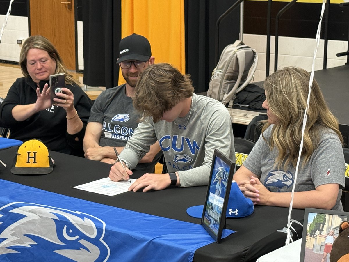 D50Athletics's tweet photo. Congrats to Landon Crone on signing his #NLI to play baseball at @CUW_Baseball   #NextLevel https://t.co/zZR7yRqinO