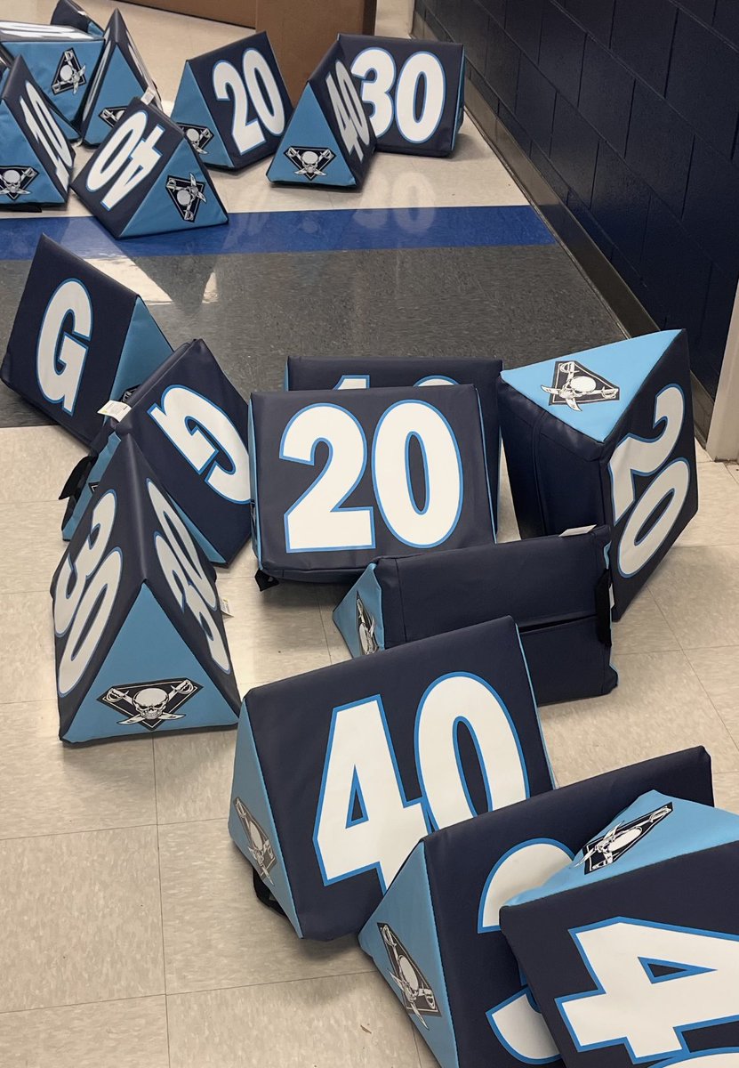 DUBeast 🏈 how y’all feeling about crossing the Goal Line?!? or Stopping them? #Team16 #ItsTheLittleThings #DUBeast #AllBlueEverything ⚔️