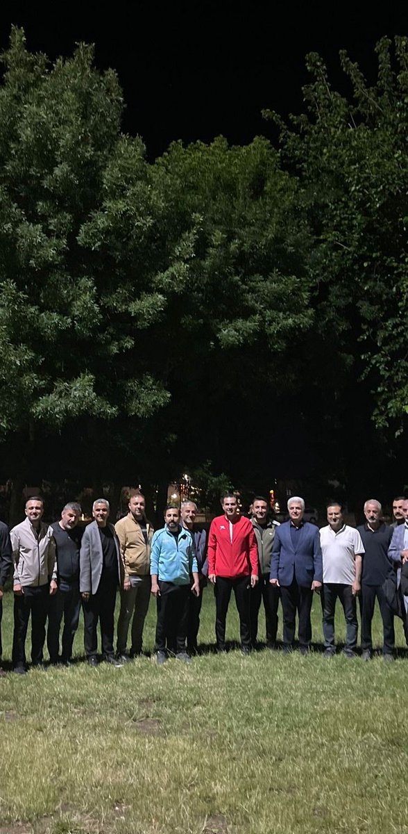 GSB_KayapinarGM's tweet photo. Gençlik Haftası coşkusunu bugün gençlerle birlikte yaşadık💞
 Gençlik haftası’nın gururunu Fener Alayı ile taçlandırdık🔥
Ellerimizde meşaleler, yüreğimizde gençliğin heyecanı ve sevgisiyle sokakları aydınlattık💗🎊 https://t.co/xI6qUaqiCR