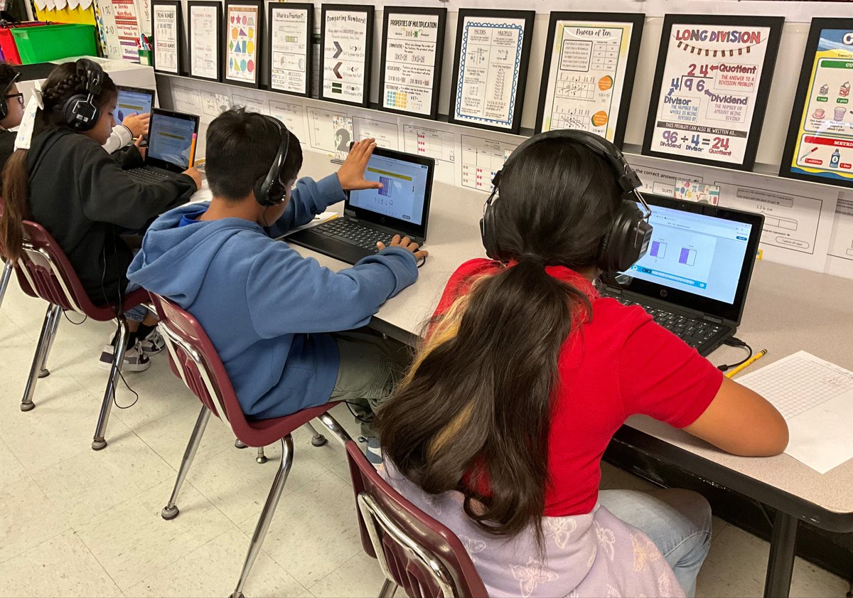 Chris_ARamos's tweet photo. Our legendary Zearners continue to elevate their learning to new heights 🚀. Cheers to an unforgettable 5th grade Zearning journey that sets the standard for excellence and growth! 👏🏽🥳 @hisd_SRE #SRE23 #JordanYear 🏀 https://t.co/mgcIU888Iq
