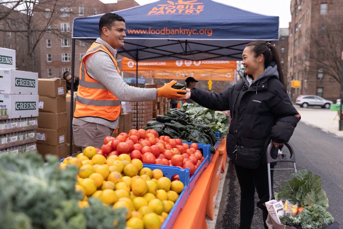 Hunger isn’t just missing a meal—it’s choosing between food &amp; medicine. Our HLF Young Ambassadors took part in a virtual Service Learning Event with <a href="/FoodBank4NYC/">Food Bank For New York City</a> to better understand food insecurity in NYC. Thank you to FBNYC for the powerful experience. 💙 #HLF #HungerAwareness