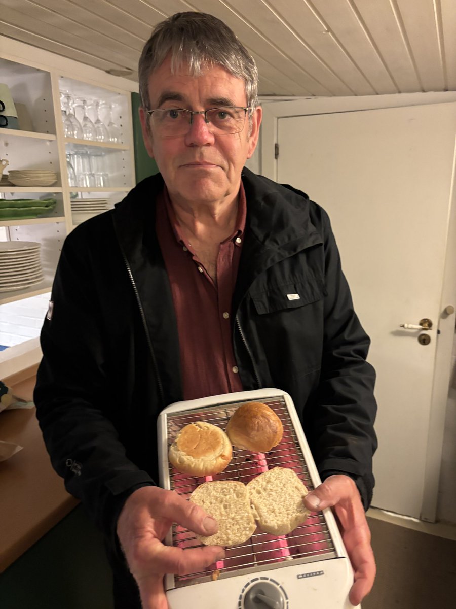 Søren Egge Rasmussen (@soreneggerasmus) on Twitter photo .<a href="/regeringDK/">Regeringen</a> afskaffe vores fridag Store Bededag. Det var en tåbelig og unødvendig beslutning. <a href="/Enhedslisten/">Enhedslisten</a> stemte imod. Nu har vi kun hvederne tilbage. Jeg synes vi skal genindføre en fridag fredagen efter Kristi Himmelfarts Dag. #dkpol .<a href="/regeringDK/">Regeringen</a> afskaffe vores fridag Store Bededag. Det var en tåbelig og unødvendig beslutning. <a href="/Enhedslisten/">Enhedslisten</a> stemte imod. Nu har vi kun hvederne tilbage. Jeg synes vi skal genindføre en fridag fredagen efter Kristi Himmelfarts Dag. #dkpol