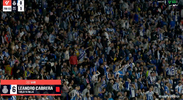 marca's tweet photo. 🟥 ¡ROJA PARA CABRERA, EL ESPANYOL SE QUEDA CON 10!

#EspanyolBarça https://t.co/nxk3DUlv3M