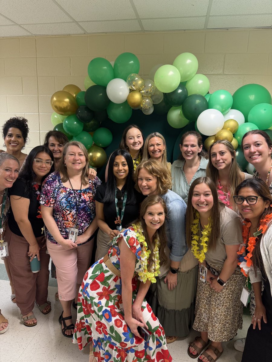 Athena Cira tweet media