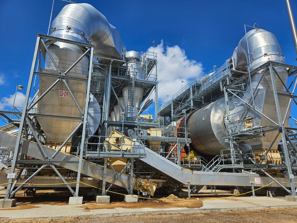 Desde Michigan, Chile destaca su compromiso como socio estratégico en EE.UU. Embajador Valdés visitó la planta de ARAUCO en Grayling donde tuvo reuniones con autoridades locales que reforzaron el rol de inversiones chilenas en empleo e innovación.