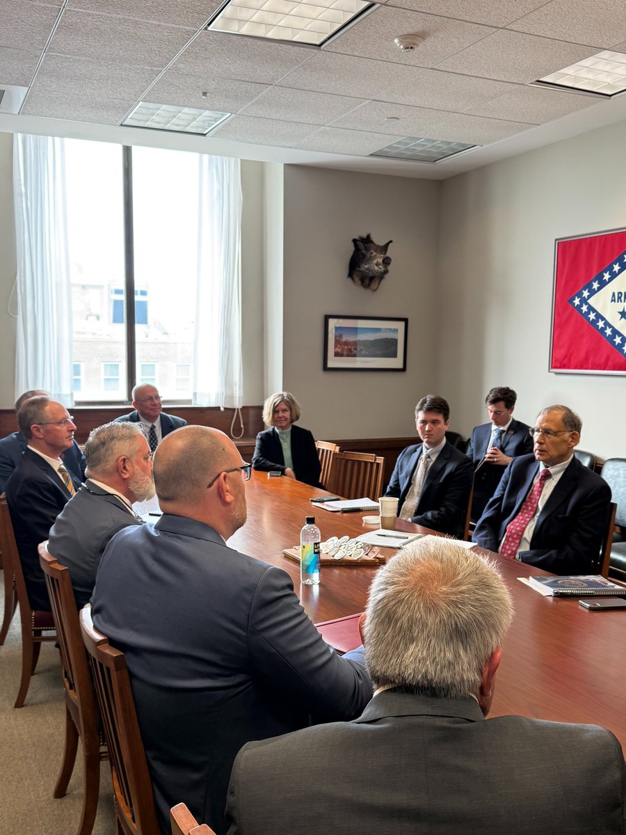 I appreciated visiting with leaders from the Arkansas Municipal Power Association who are dedicated to ensuring Natural State residents have access to affordable and reliable energy. #ARinDC