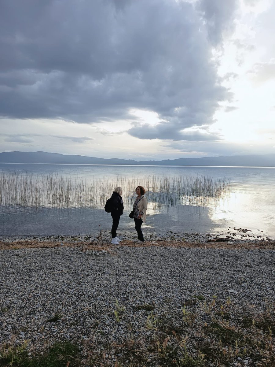 ClauMoller0802's tweet photo. Proyecto europeo: EU2SE (European Upskilling of Students for Sustainable Entrepreneurship) 🌅.
UVa-LES @UVa_es  con @Universite_Caen @ulapland 
@UKIMedu  en Ohrid (Macedonia del Norte 🇲🇰). https://t.co/w8kr4ywqfQ