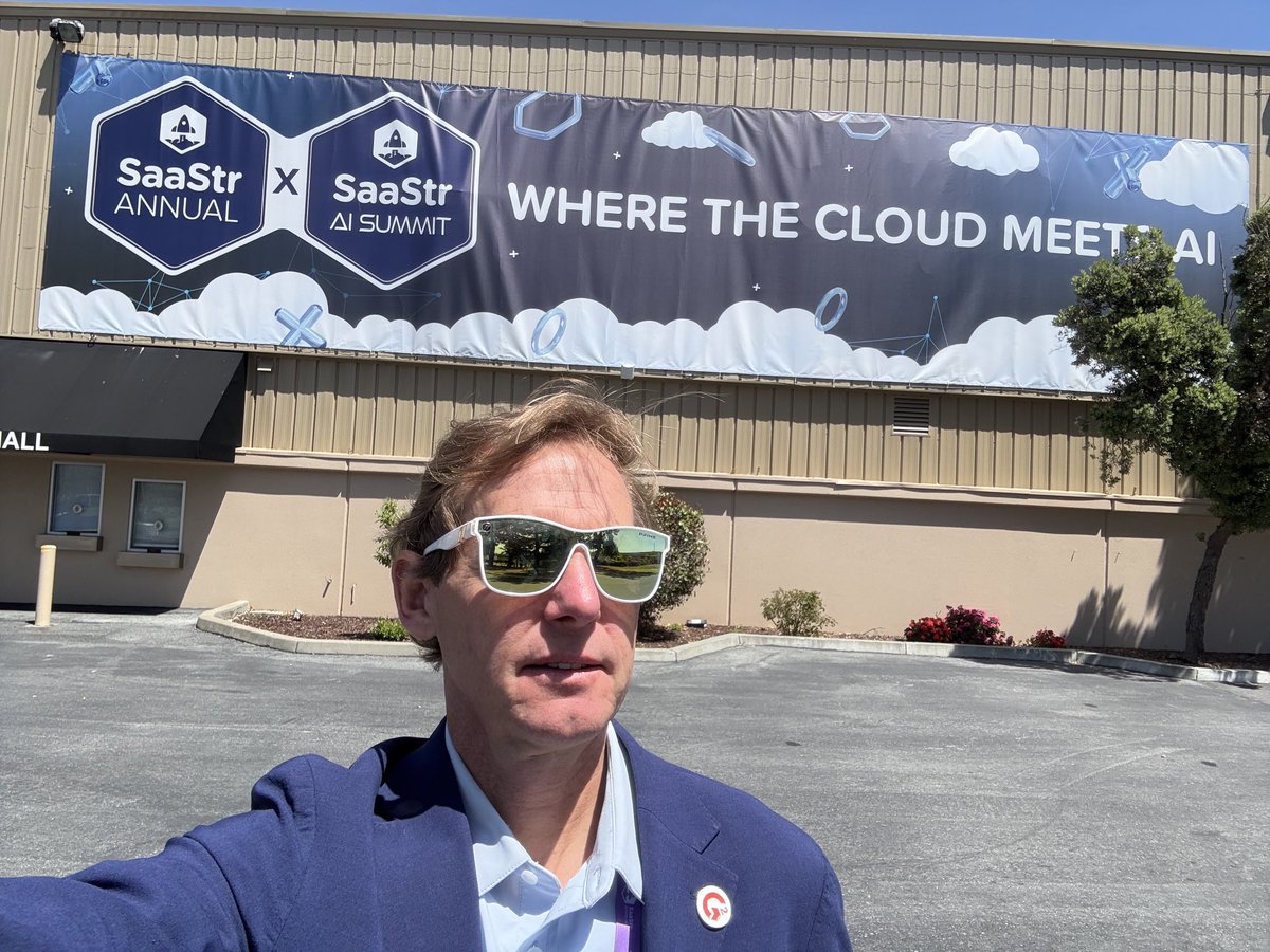 Where the cloud meets #AI ⁦<a href="/G2dotcom/">G2</a>⁩