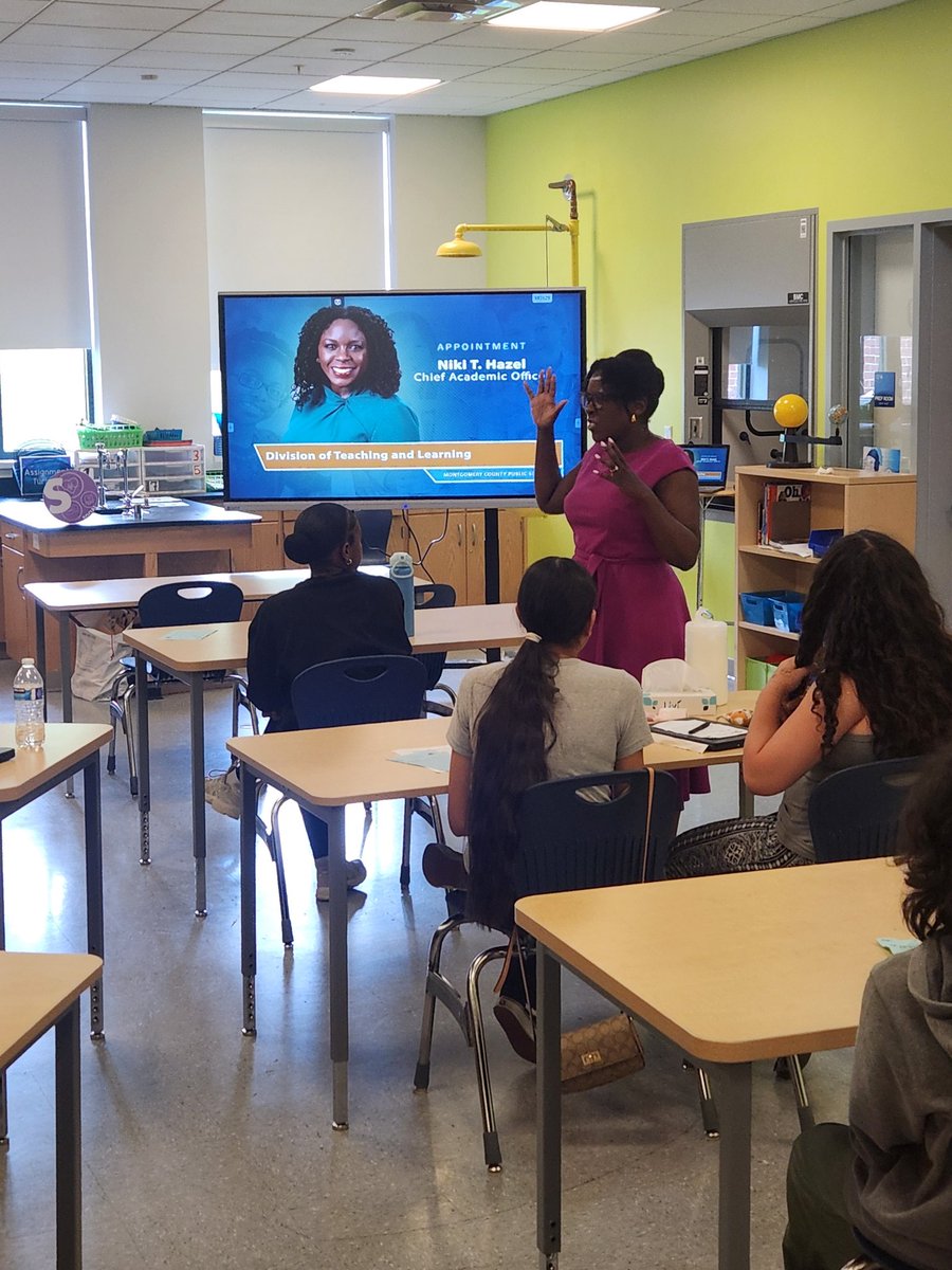 lunasnotebook66's tweet photo. What a great Career Day at NMS!!!! Ms. Quiroz and crew put on a great program!
@MCPS @NeelsvilleMS @NMS_principal https://t.co/NMFU4BBX5K