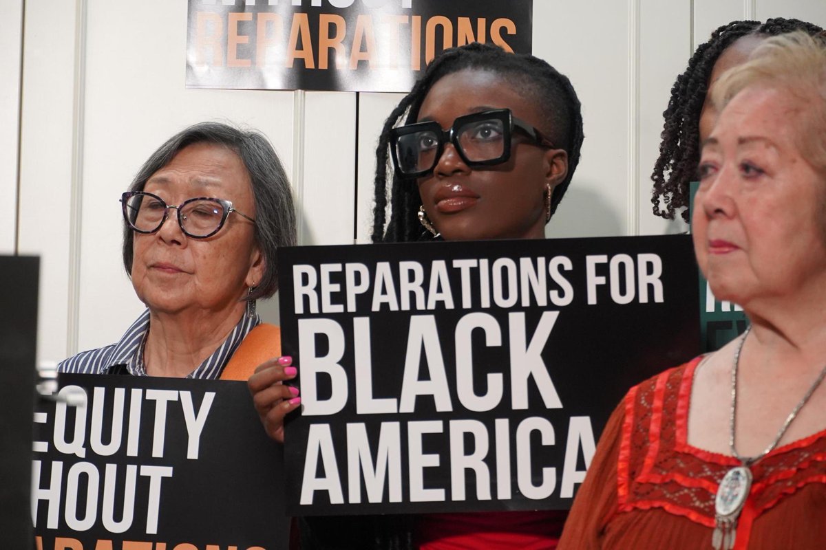 RepSummerLee's tweet image. The federal government sanctioned slavery. Jim Crow. Redlining. Predatory lending. Countless injustices that persist to this day. 

It’s long past time it paid the debt owed to Black America.

Honored to reintroduce the Reparations Now Resolution after Rep. Bush passed the…