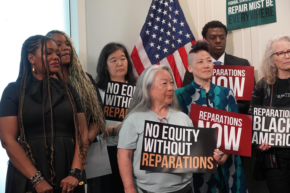 RepSummerLee's tweet image. The federal government sanctioned slavery. Jim Crow. Redlining. Predatory lending. Countless injustices that persist to this day. 

It’s long past time it paid the debt owed to Black America.

Honored to reintroduce the Reparations Now Resolution after Rep. Bush passed the…