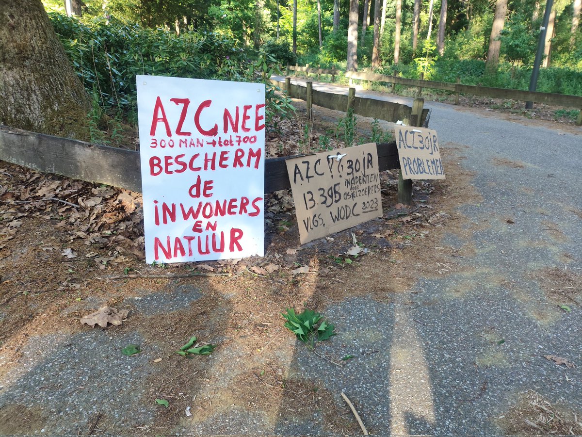 Demonstratie tegen een #AZC in #Bilthoven / #Maartensdijk.