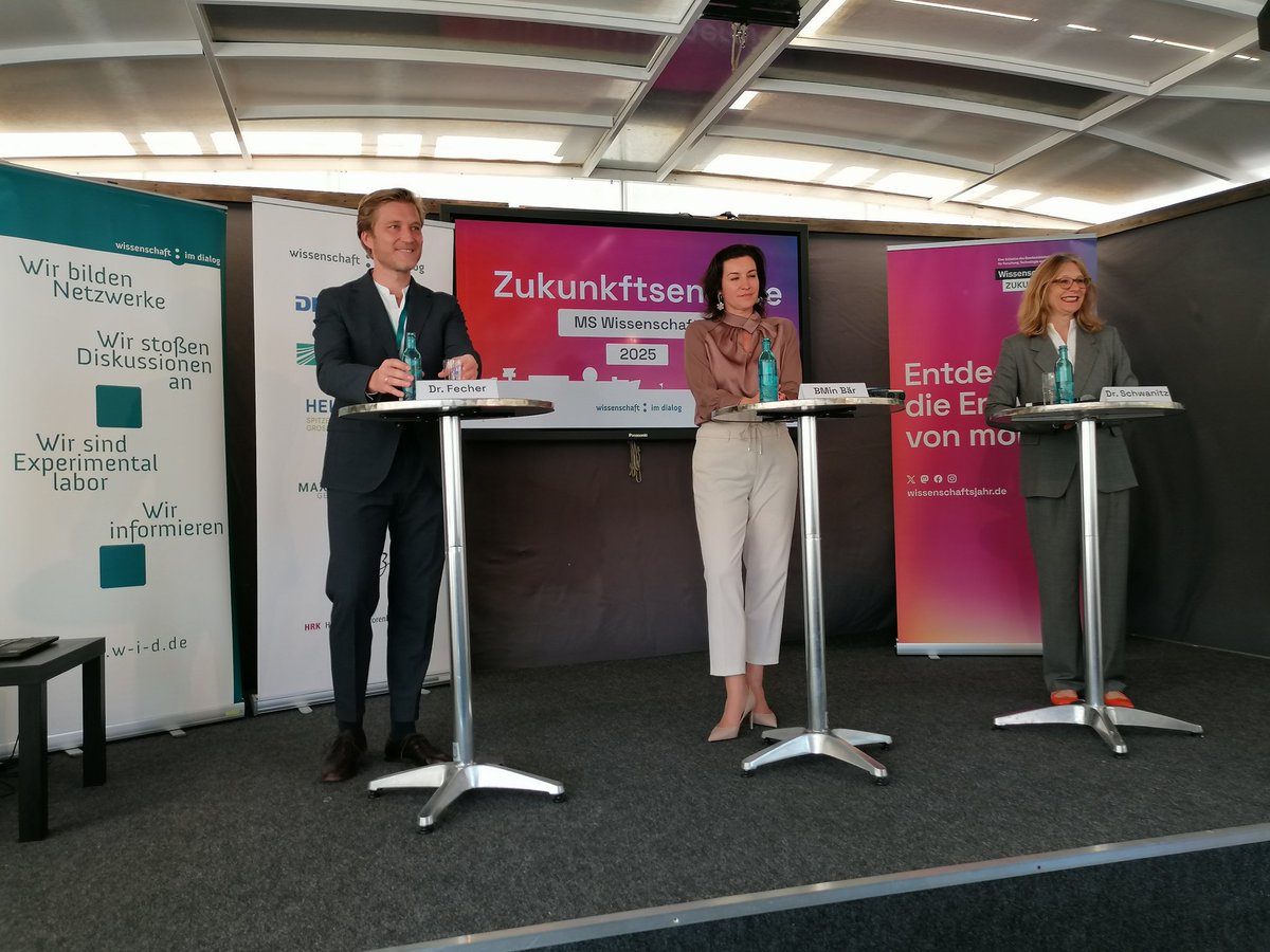 Manfred Ronzheimer (@ronzhei1) on Twitter photo #BMFTR <a href="/DoroBaer/">Dorothee Bär</a> startet die MS Wissenschaft zum #Wissenschaftsjahr
Noch unbeantwortet ist die Frage nach der Rolltreppe zu Mond
taz.de/MS-Wissenschaf… #BMFTR <a href="/DoroBaer/">Dorothee Bär</a> startet die MS Wissenschaft zum #Wissenschaftsjahr
Noch unbeantwortet ist die Frage nach der Rolltreppe zu Mond
taz.de/MS-Wissenschaf…