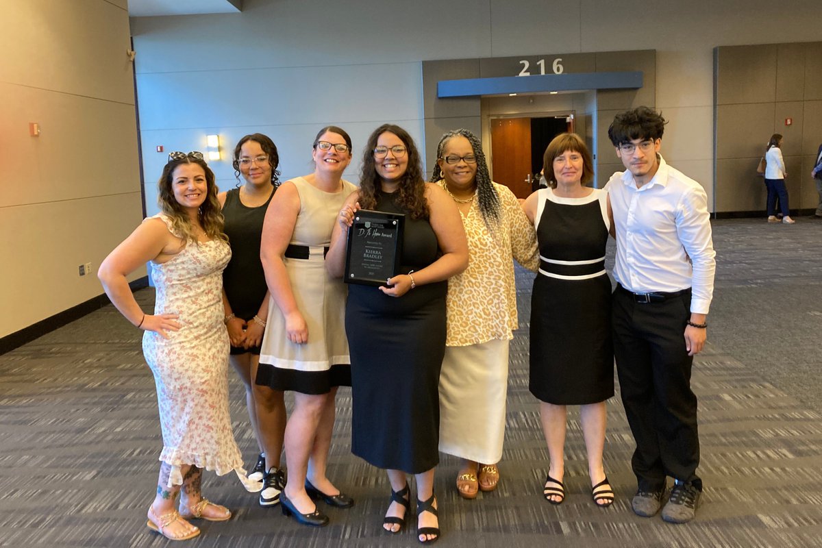 CuesOmaha's tweet photo. Kierra Bradley (Holy Name 2021 / Duchesne 2025) was the recent recipient of the Salvation Army DJ's Hero Award, established to honor the achievements of outstanding Nebraska high school seniors who overcome adversity and show outstanding leadership qualities in their communities. https://t.co/nBZWUfuIBX