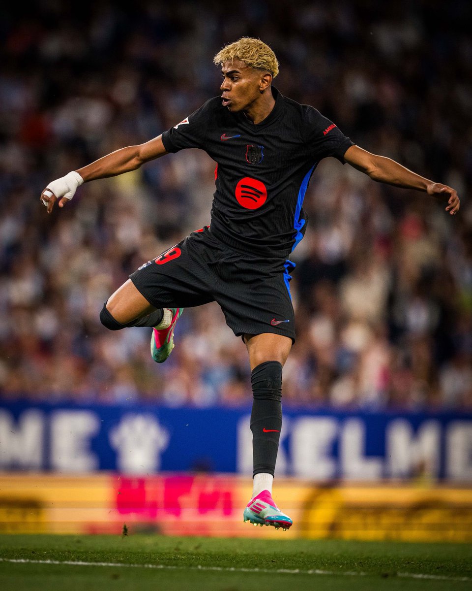 ShemboMorgan's tweet photo. Au vu de sa saison #exceptionnelle et de l’impact inégalé qu’il a eu, il serait difficile de lui contester le Ballon d’Or.
Mais au regard de son jeune âge, à seulement 17 ans, les équilibres politiques autour du #trophée rendent une telle récompense peu probable 💎 💎 https://t.co/eHUHUgAXPg