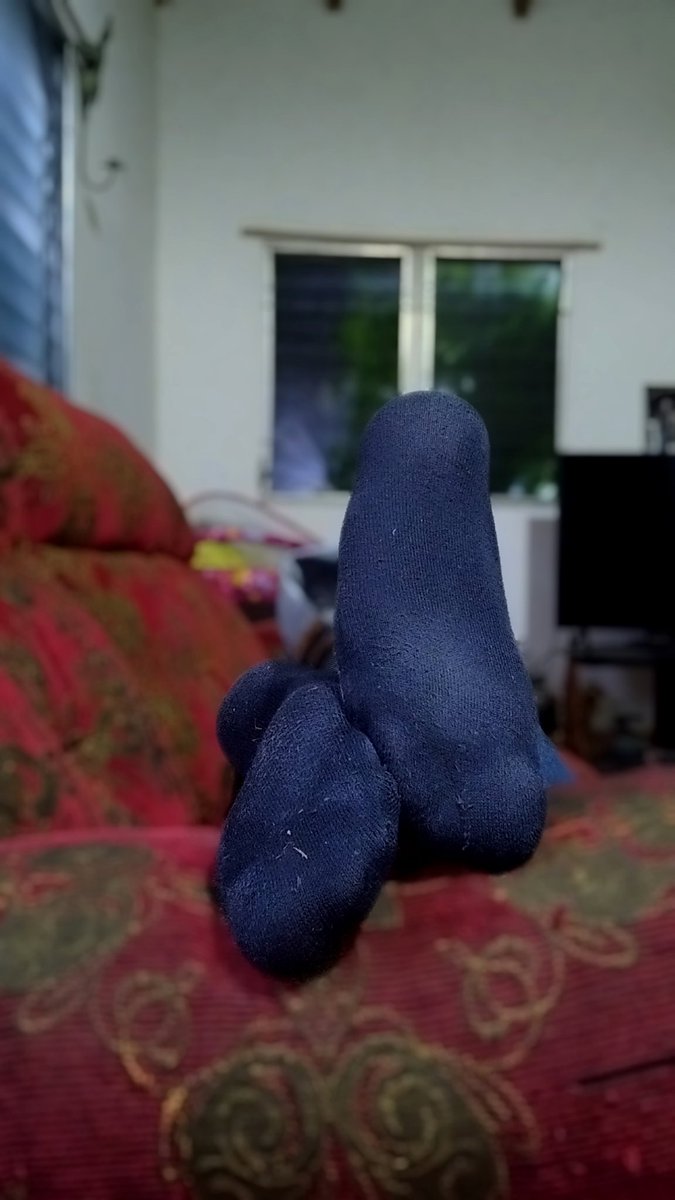 socks6661feet's tweet image. #bluesocks #sockedfeet #socks #sox #sniffmysocks