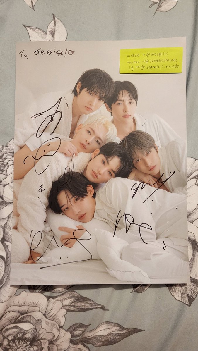 seamlessminds's tweet photo. WTS Signed OnlyOneOf poster 🩷
can ship worldwide!

idk what a good price is for signed posters so please let me know if you know 😭

signed to me but can cover this if requested
#wtsonlyoneof #onlyoneof https://t.co/c0uxKaW6iy