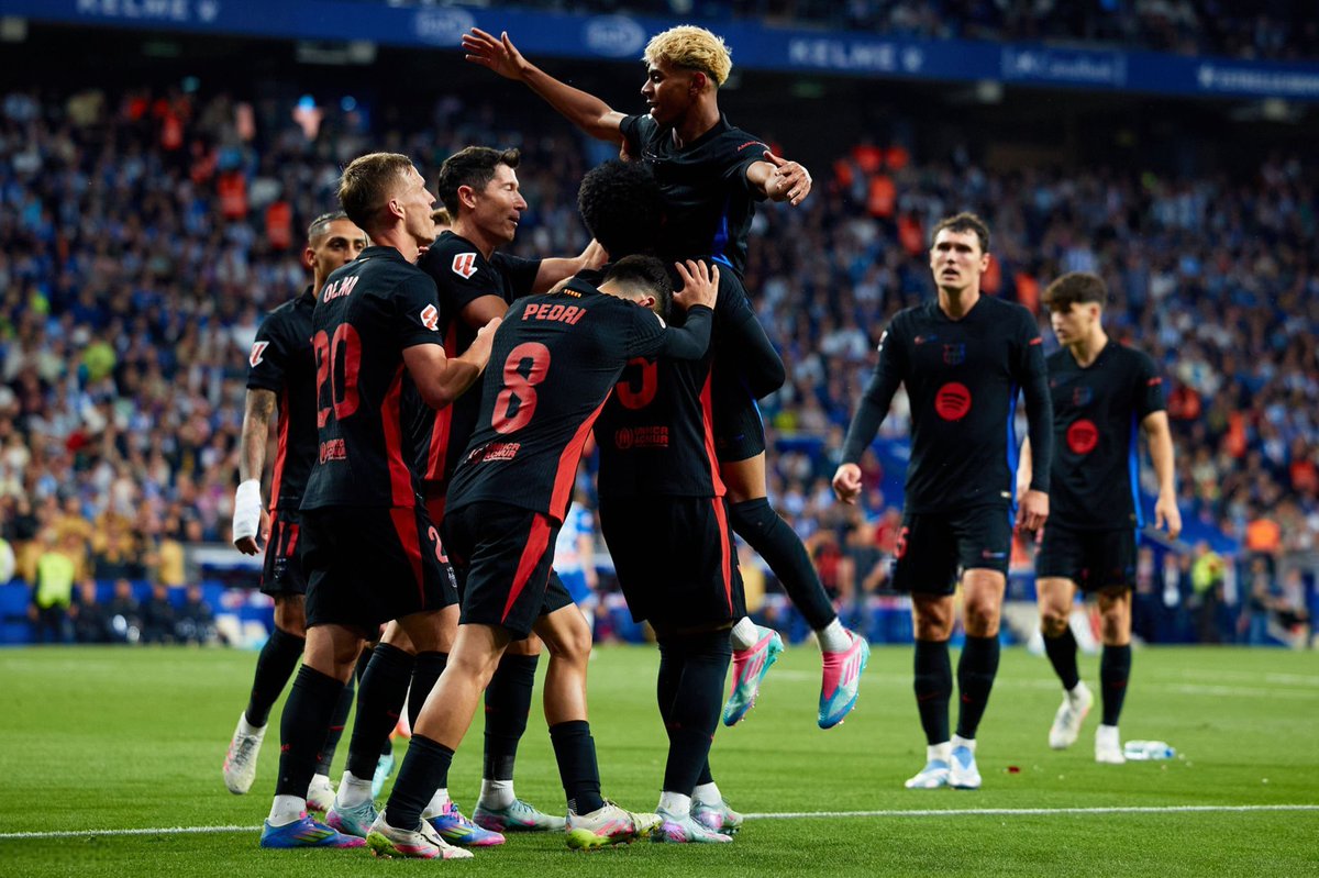 lnstantFoot's tweet photo. 🏆 La Liga 
🏆 Copa del Rey 
🏆 Supercoupe d’Espagne 

Sur le plan national, le FC Barcelone n’a laissé aucune miette. 💙❤️👏🏽 https://t.co/EJrvQjVQs6
