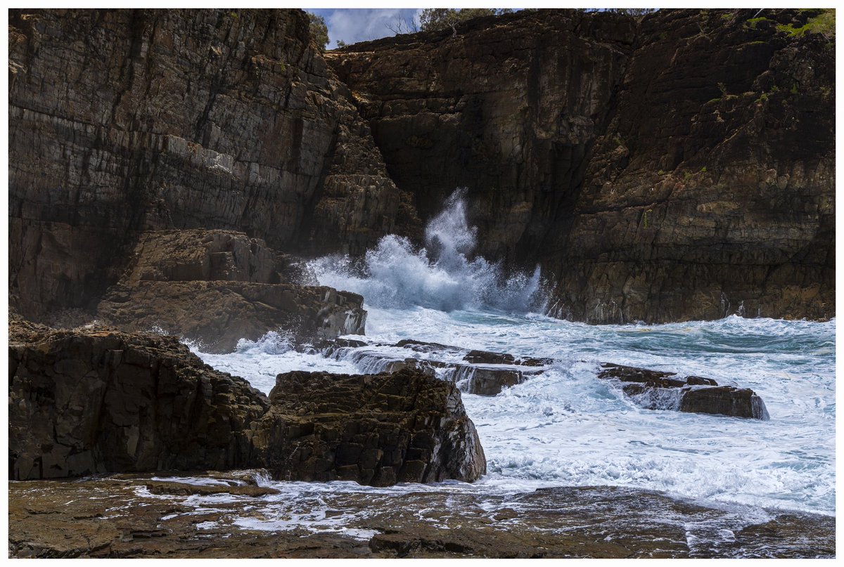 34_mediaOZ's tweet image. Devil’s kitchen great for some wave action. 

#polarprointhewild #kuhlmountainculture #3leggedthing #canon #landscapephotographer  #sunshinecoast #noosa
