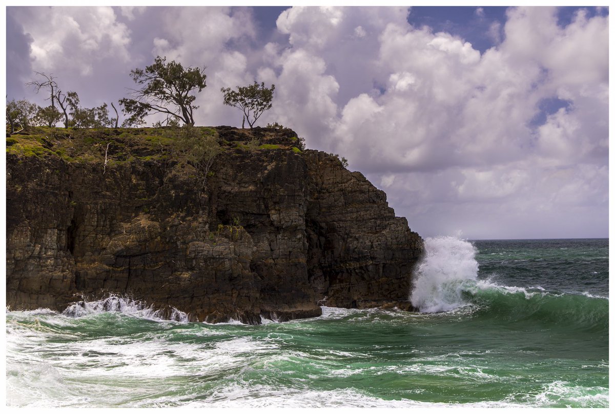 34_mediaOZ's tweet image. Devil’s kitchen great for some wave action. 

#polarprointhewild #kuhlmountainculture #3leggedthing #canon #landscapephotographer  #sunshinecoast #noosa