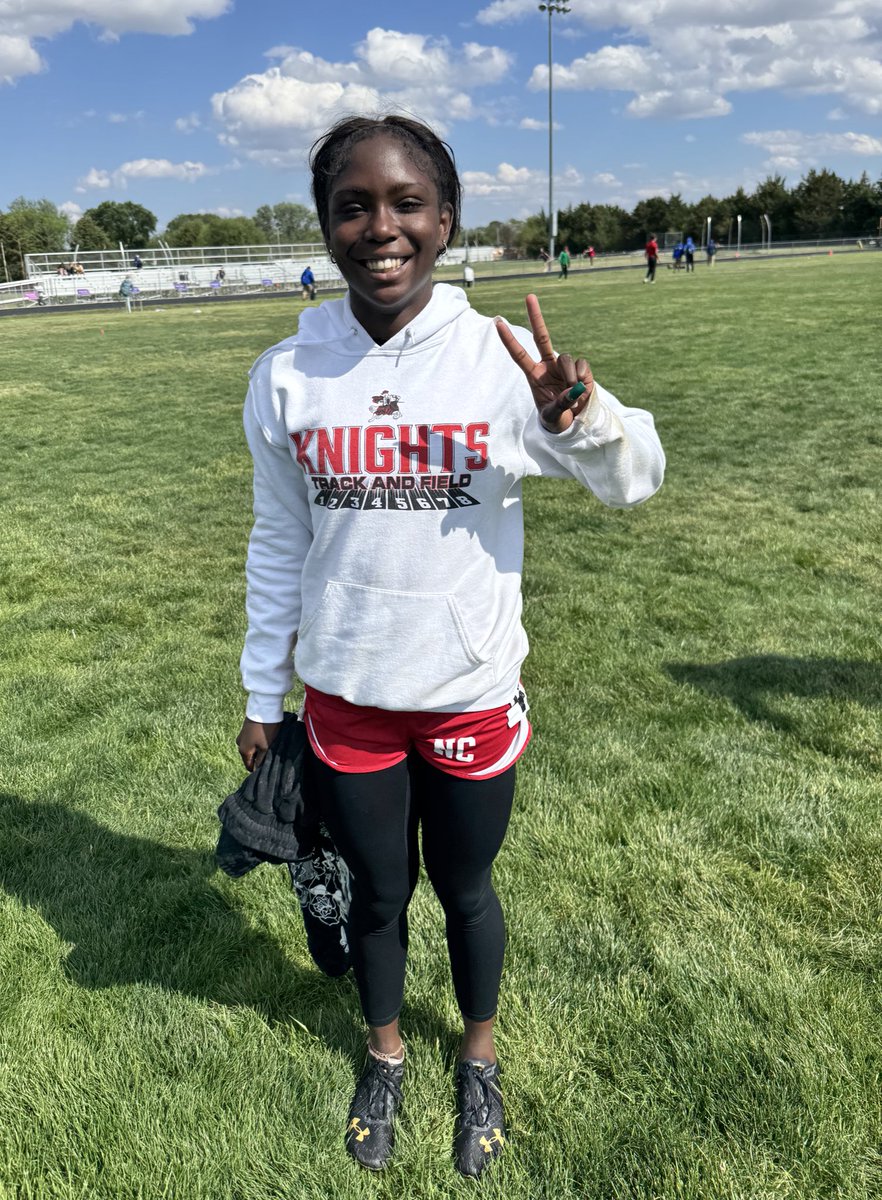 Congratulations to Jamaya Koehlmoos on qualifying for state in the 100m! 🥈
