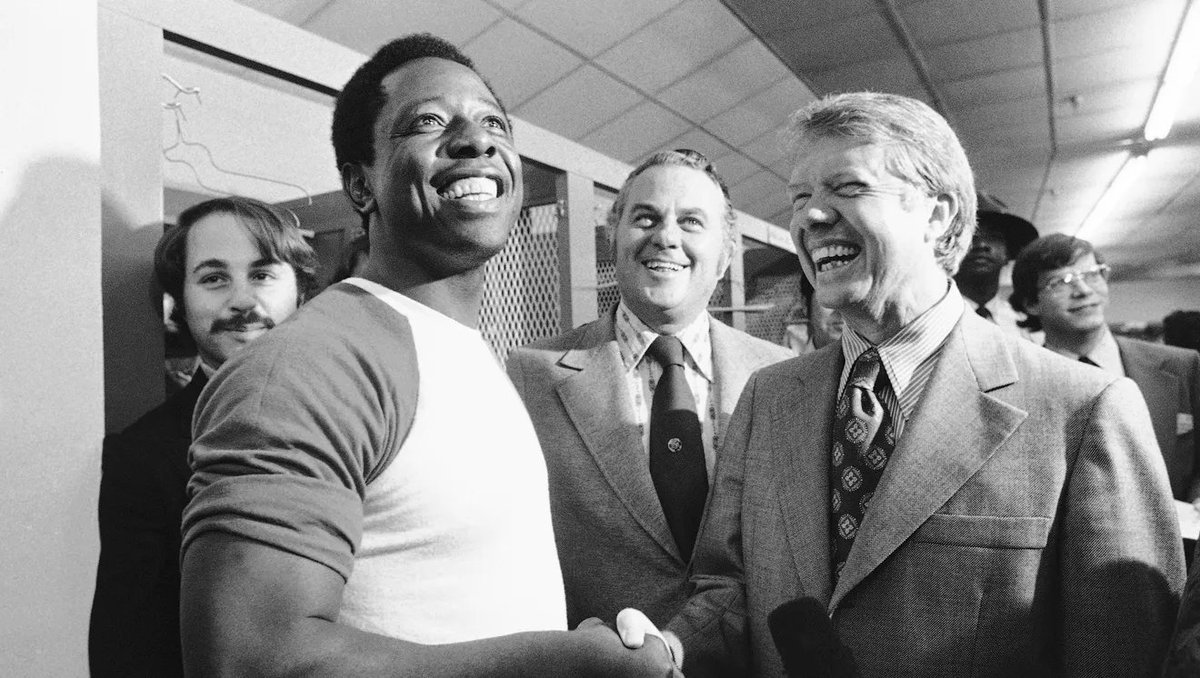 BBGreatMoments's tweet image. Jimmy Carter meeting with Hank Aaron in the locker room, 1973.