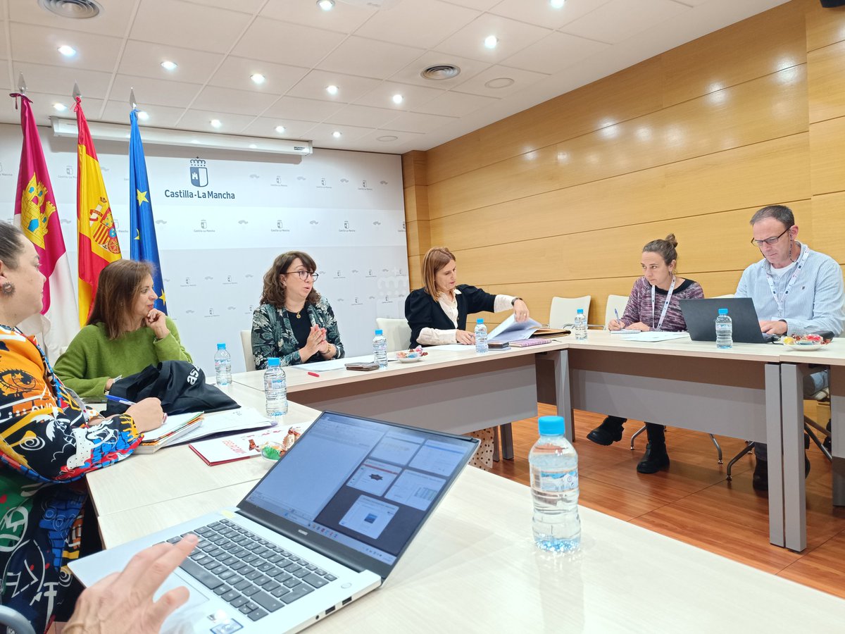 aseircam tweet media