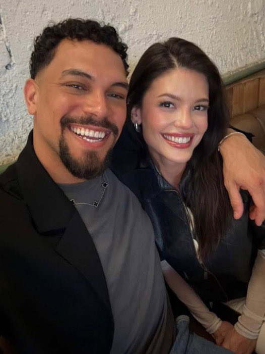 Vinícius e Vitória Strada juntos em novas fotos.