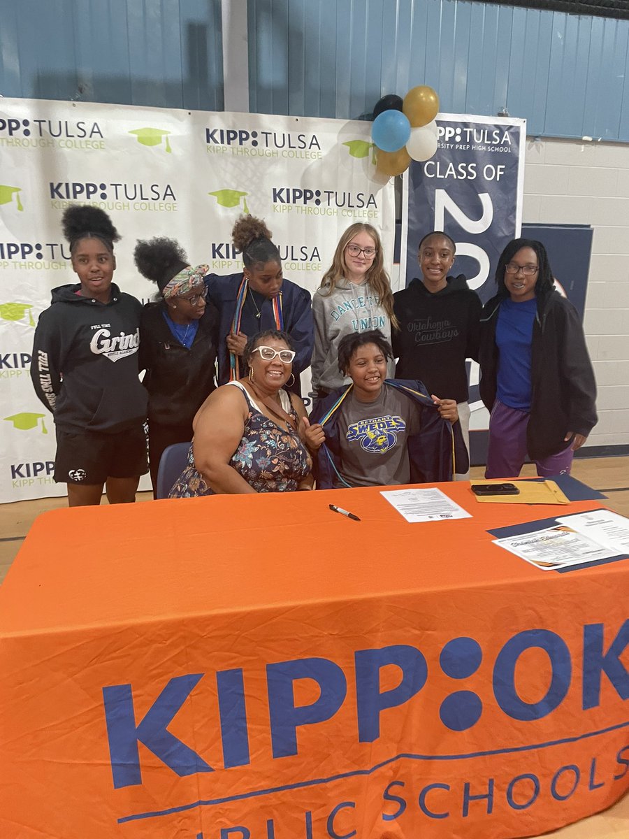 Congratulations to <a href="/niahthagreat/">Shaniah Edwards</a> on signing to continue her athletic and academic career <a href="/Bethany/">Bethany</a>‼️
