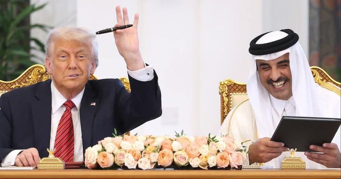 بقلم واحد حصل ترامب من قطر على ترليون و200 مليار دولار حتى الان. 
وباقي عنده ليلة اخرى في قطر.
حلبهم حلب

وغزة تعيش في فقر لا أصلا لايوجد لديهم مايأكلون
لعنت الله على القوم الظالمين 
جميعكم أعداء الله ورسوله 
#دول_الخليج 
#العبودية_لادين_لها 

تبا لكم الايوجد فيكم رجلاً واحد