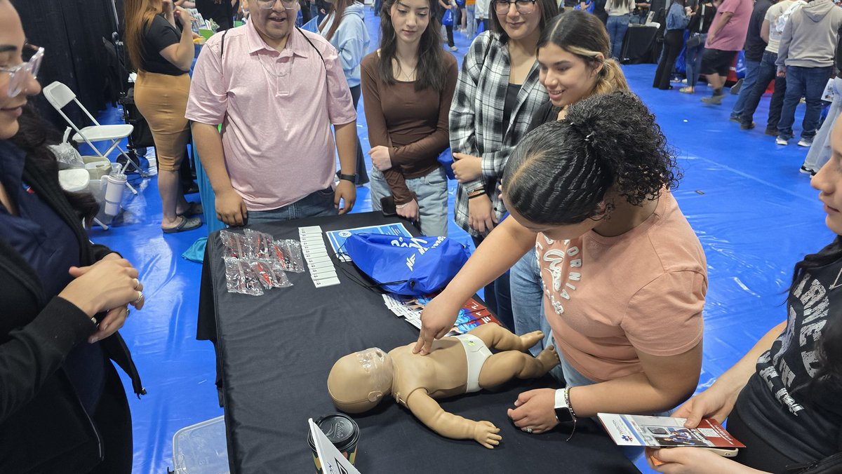 RBonilla_EpTX's tweet photo. Some of our Tornillo High School students at the Job Con today at San Elizario High. Great opportunity for our students to visit with different businesses and organizations. @AOlvera_TISD @TornilloISD https://t.co/ELXvDkj4WI