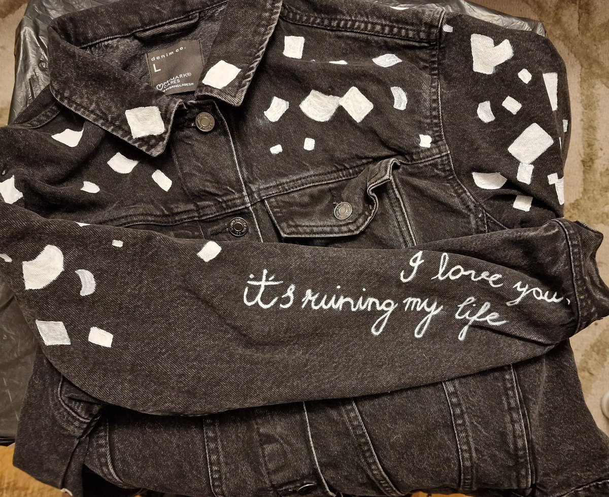 ParaXmore's tweet photo. Almost finished! #taylorswift #fortnight https://t.co/oA0pVX4SRs