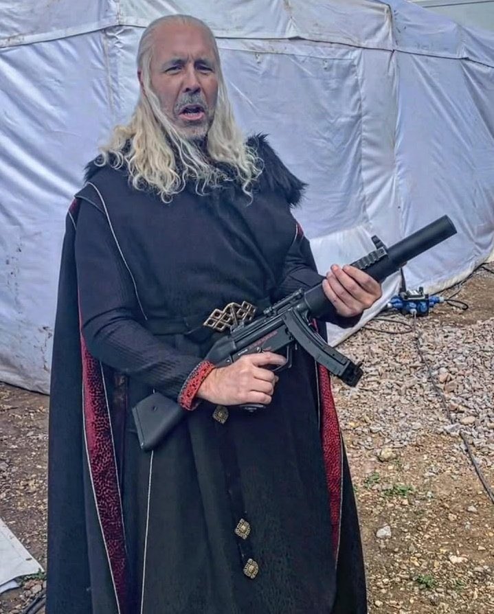 Viserys defending Rhaenyra