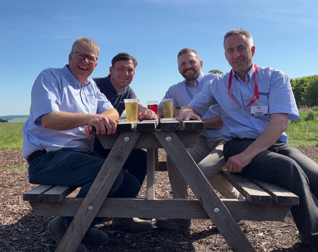 trotty100's tweet photo. A day with Kuhn grass machinery in the sunny Cotswolds yesterday, followed by a cold beer at Diddly Squat!
@JeremyClarkson https://t.co/dVpq2hQnZv