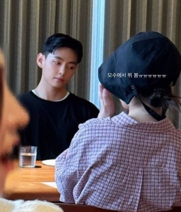 pannchoa's tweet photo. V witnessed allegedly celebrating IU's birthday at fine dining restaurant MOSU during his army service
https://t.co/icH1UJN4Mv https://t.co/Z0hs254TUw