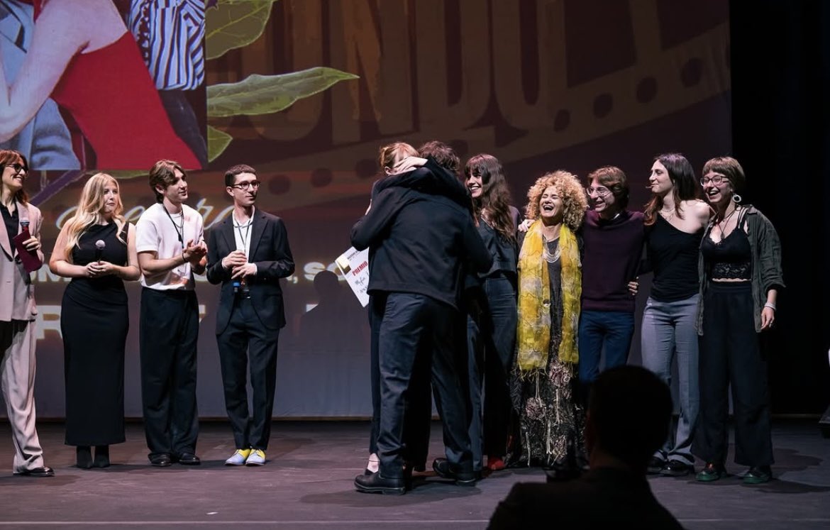 Paola Di Caro (@paoladicaro) on Twitter photo Che finale…
#24FramesAlSecondo
Concorso di cortometraggi per Under 25 in memoria di Fra ❤️
<a href="/PaolaCortellesi/">Paola Cortellesi</a> e una miriade di giovanissimi Che finale…
#24FramesAlSecondo
Concorso di cortometraggi per Under 25 in memoria di Fra ❤️
<a href="/PaolaCortellesi/">Paola Cortellesi</a> e una miriade di giovanissimi
