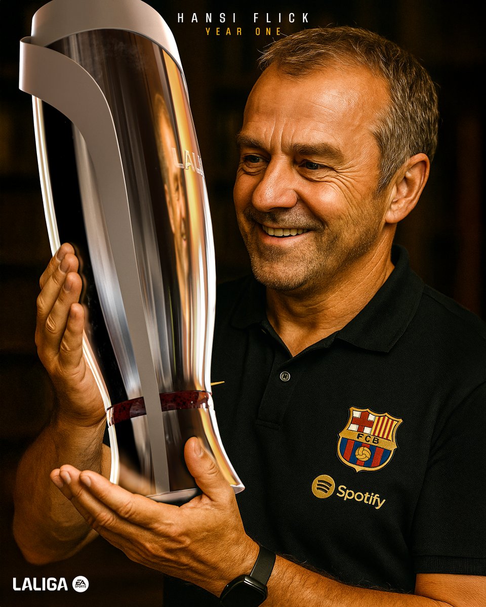 LaLigaEN's tweet photo. Welcome to ‘Flicki-Flacka.’

👔🏆 Hansi Flick wins his first #LALIGAEASPORTS title as manager of @FCBarcelona!

#DesenlaceLALIGA https://t.co/agxC0DG3Vy