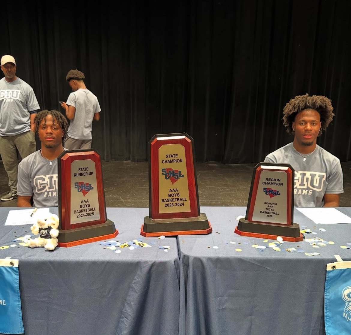 Taylor Novinger (@coachnovinger) on Twitter photo CIU MBB gains two commits from twin brothers!! <a href="/von_burton12/">Von Burton</a> <a href="/QuanBurton3/">Quan Burton</a> both <a href="/powdersvillebbb/">Powdersville Boys Basketball</a> prospects who led their team to a State Championship runner-up finish in 2025! <a href="/CoachTStockman/">Tony Stockman</a> <a href="/ciuhoops/">CIUHOOPS</a> <a href="/AACsports/">AAC Sports</a> <a href="/NAIAHoopsReport/">NAIA Hoops Report</a> CIU MBB gains two commits from twin brothers!! <a href="/von_burton12/">Von Burton</a> <a href="/QuanBurton3/">Quan Burton</a> both <a href="/powdersvillebbb/">Powdersville Boys Basketball</a> prospects who led their team to a State Championship runner-up finish in 2025! <a href="/CoachTStockman/">Tony Stockman</a> <a href="/ciuhoops/">CIUHOOPS</a> <a href="/AACsports/">AAC Sports</a> <a href="/NAIAHoopsReport/">NAIA Hoops Report</a>