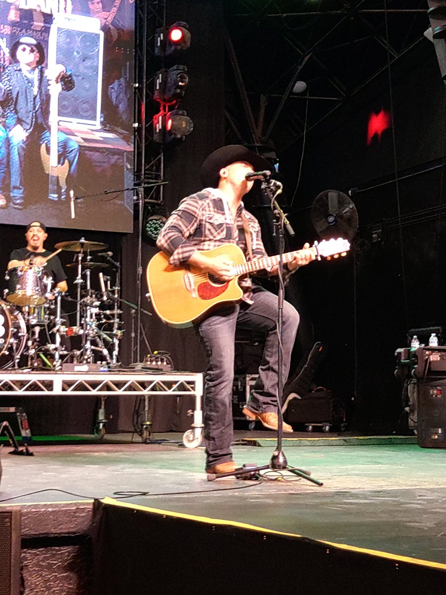 Dan Richards tweet media