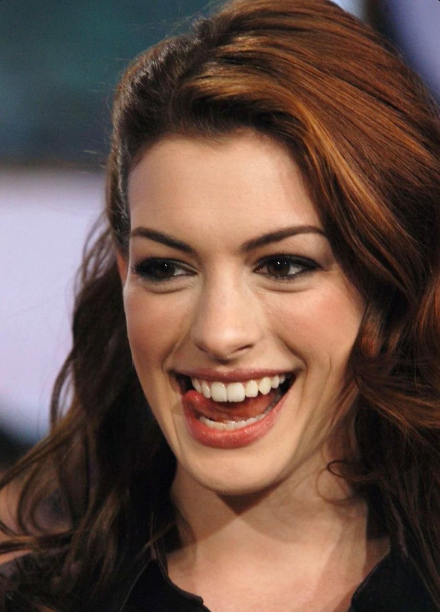 BatInTheCat's tweet image. Smiling in a pretty facade, I know I’m going to come back here tonight as Catwoman.

Noticeably, these criminals trust Selina Kyle to reveal their activities.

Tomorrow these lowlifes won’t be able to from Blackgate Prison.